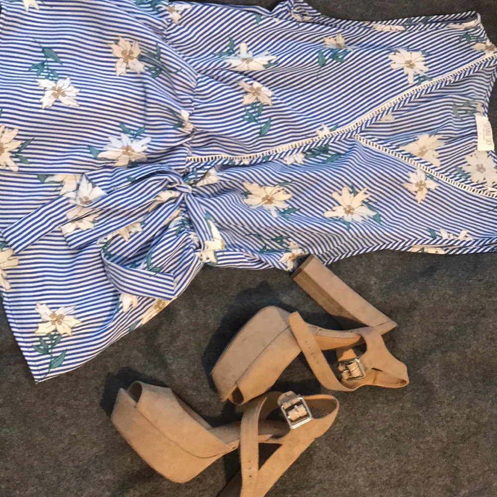 Mossimo Taupe Peep Toe Pumps, Sz 8. Very Cute!